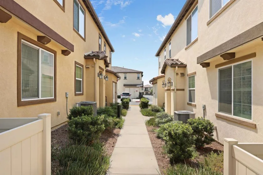 1282 Santa Victoria Road #1 photo 4