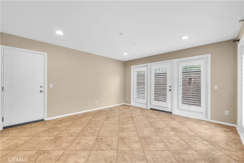 284 Tustin Field Drive photo 8