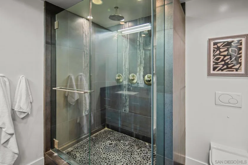 700 W Harbor #2101 photo 34