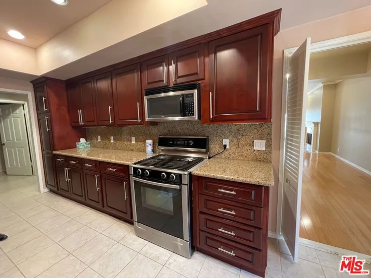 1840 Veteran Avenue #106 photo 13