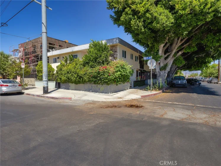6904 Radford Avenue #7 photo 22