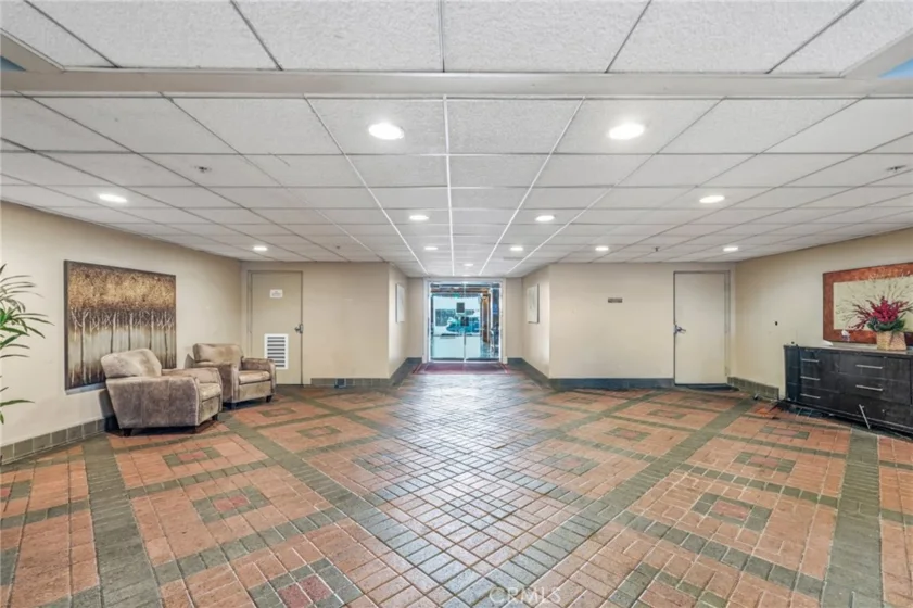 620 S Gramercy Place #211 photo 33