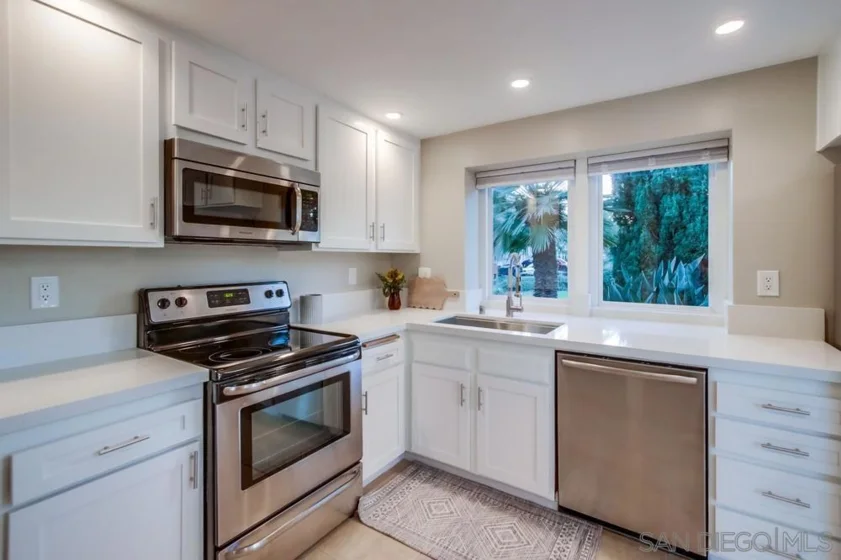 12566 Calle Tamega #108 photo 29