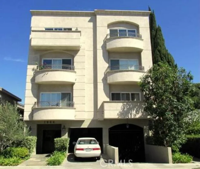 1844 Glendon Avenue #101 photo 1