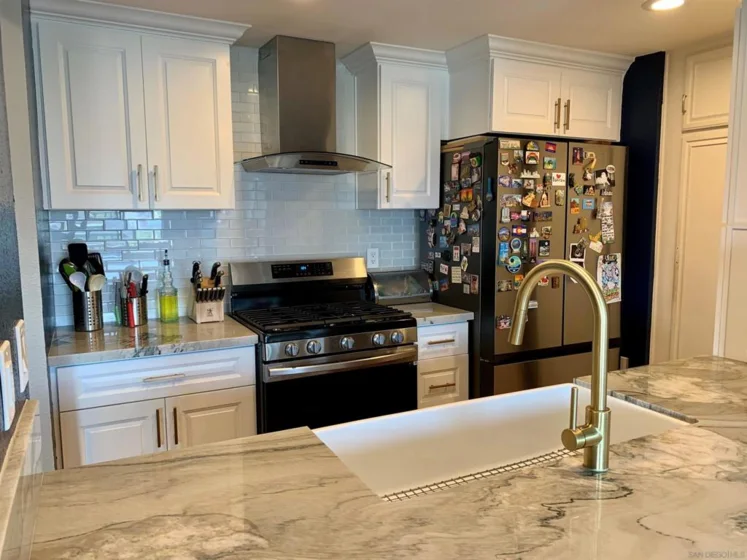 3055 Golden Oak Way photo 1