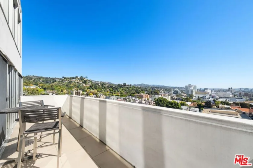 7135 Hollywood Boulevard #1210 photo 30