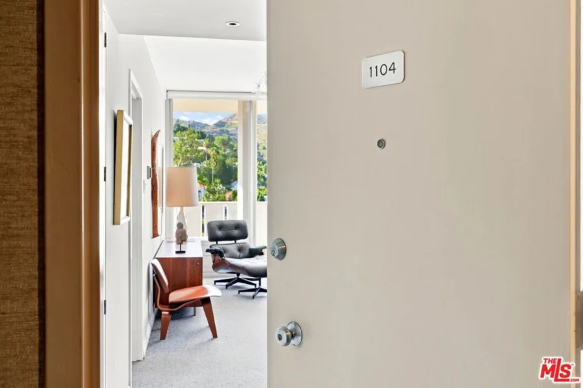 4411 Los Feliz Boulevard #1104 photo 8