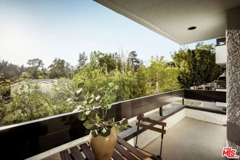 10551 Wilshire Boulevard #403 photo 28