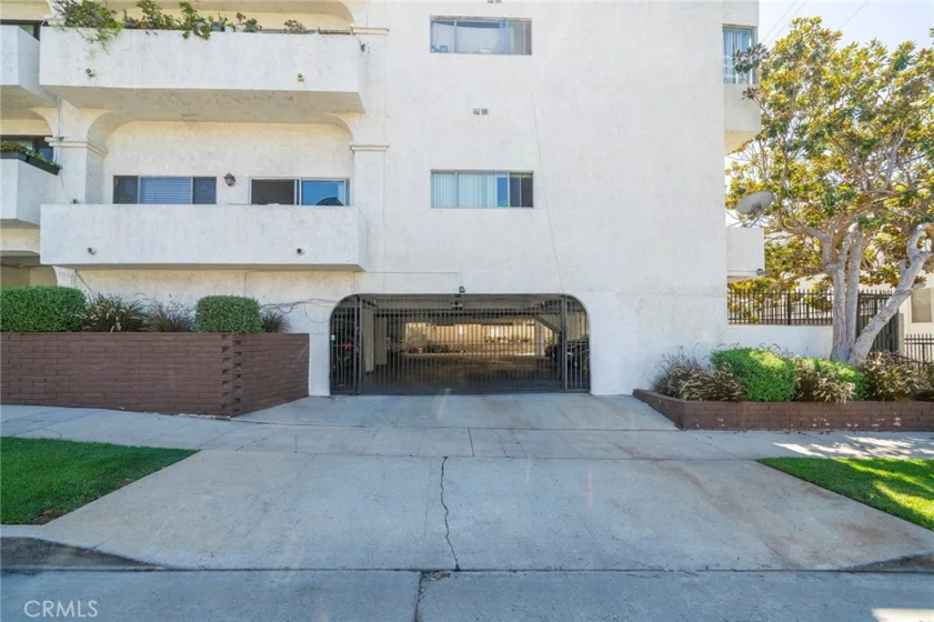 1601 Veteran Avenue #301/302 photo 8