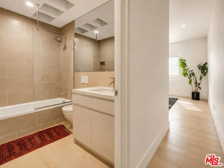 930 California Avenue #301 photo 18