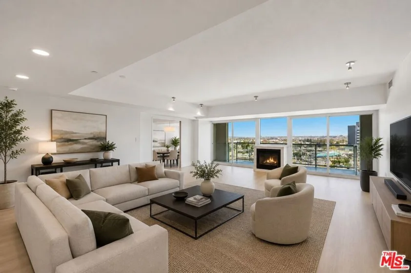 13600 Marina Pointe Drive #907 photo 3