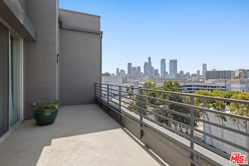 825 E 4th Street #503 photo 5