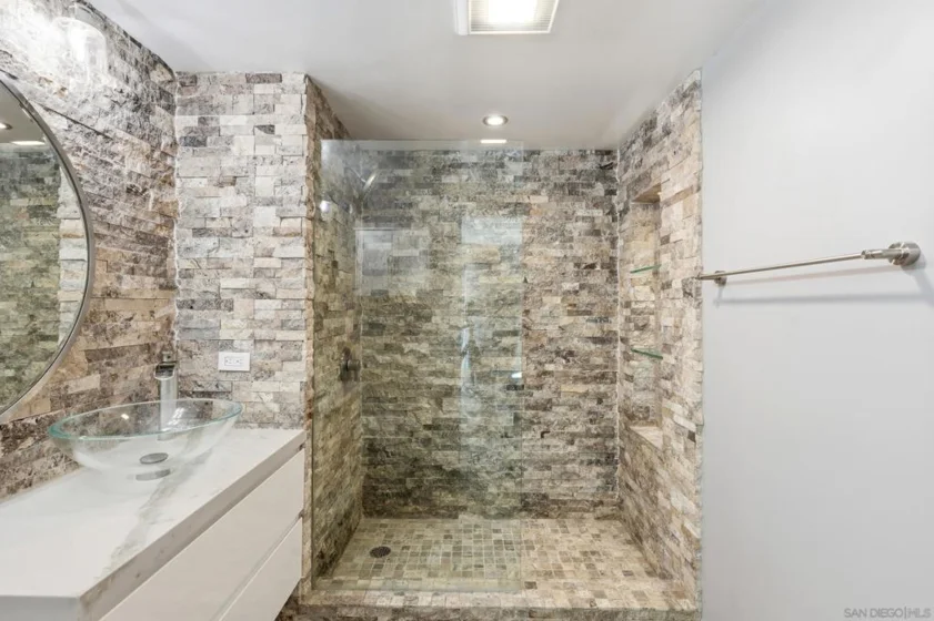 425 W Beech Street #336 photo 11