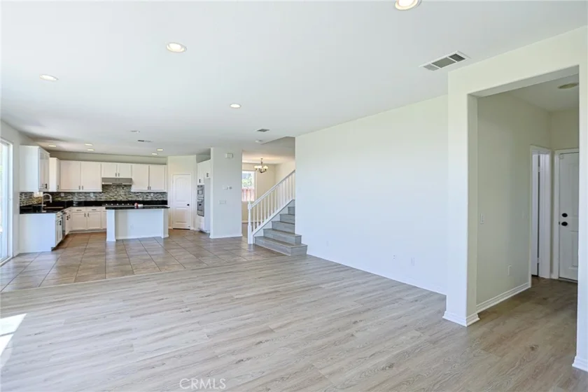 40322 Ariel Hope photo 18