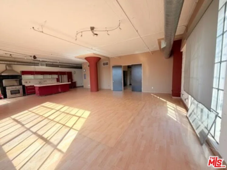 1855 Industrial Street #509 photo 4