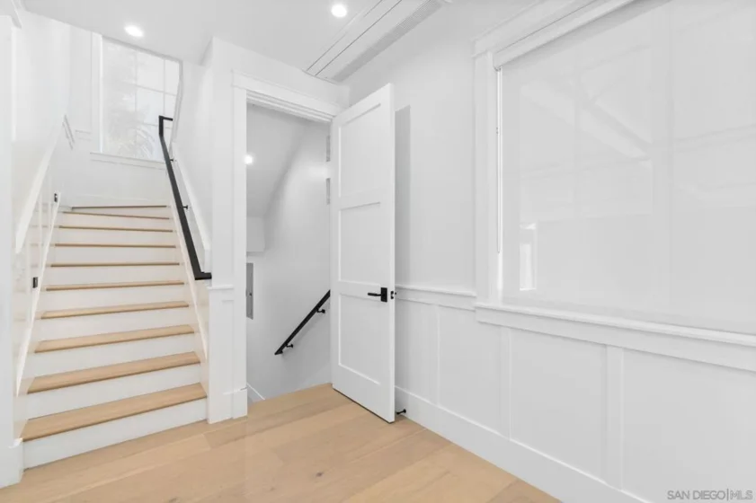 1058 Isabella Avenue photo 3