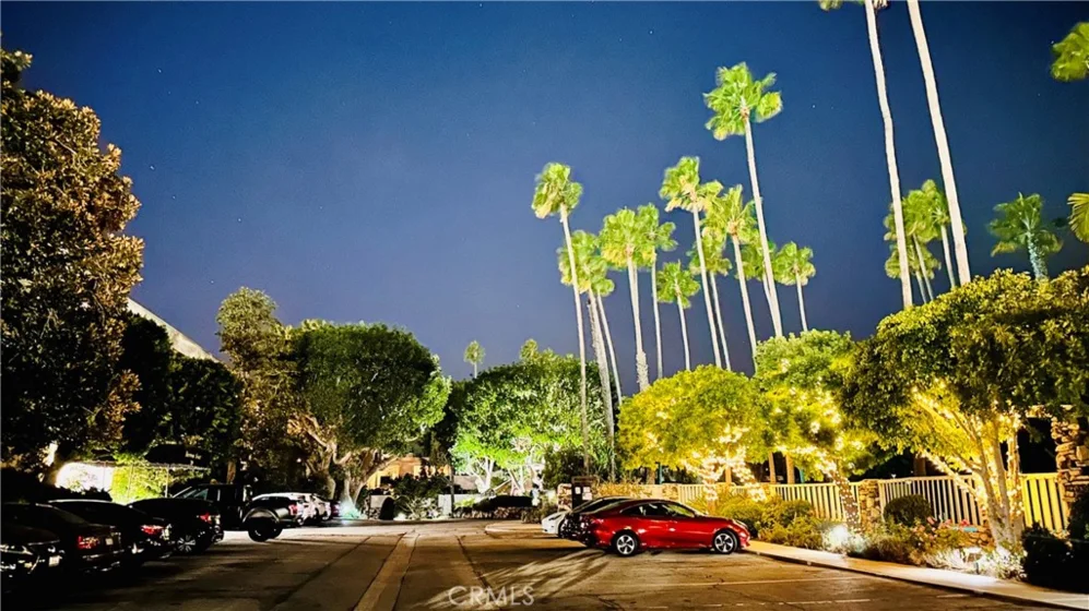 239 S Barrington Avenue #F8 photo 10