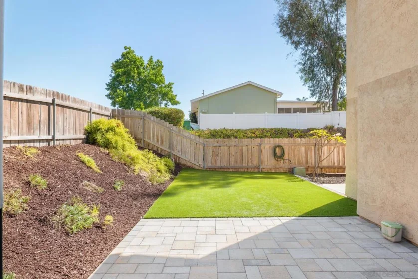 8395 Suntree Place photo 26
