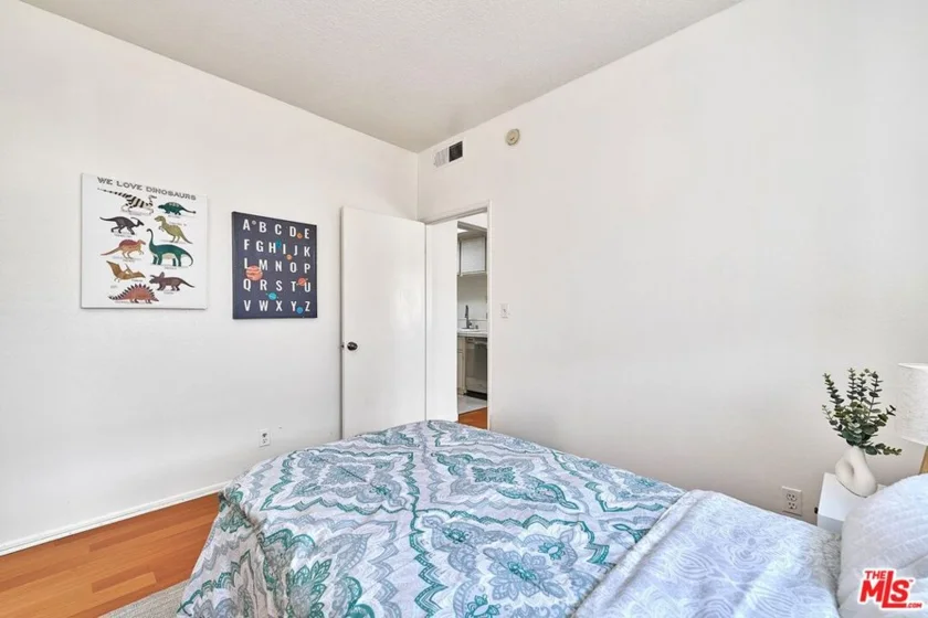 431 S Kingsley Drive #205 photo 20