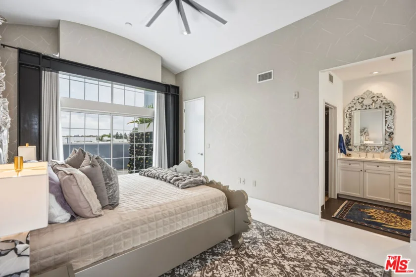 5400 Playa Vista Drive #23 photo 25