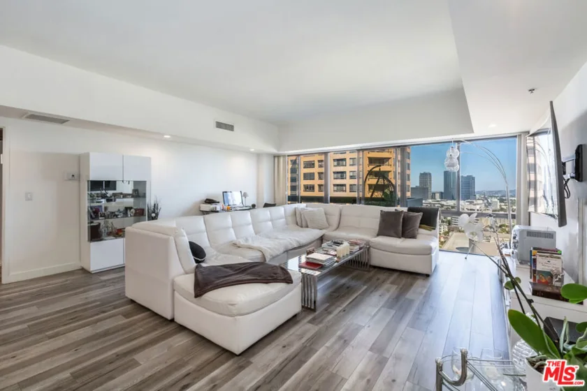 10445 Wilshire Boulevard #1806 photo 9