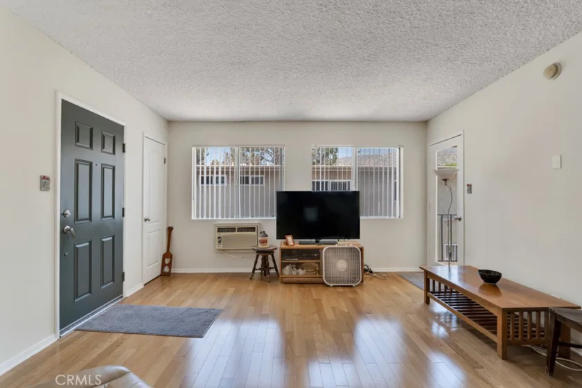 1620 N San Fernando #52 photo 8