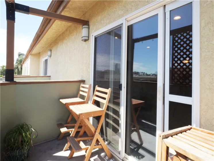 453 Almond Avenue #6 photo 22