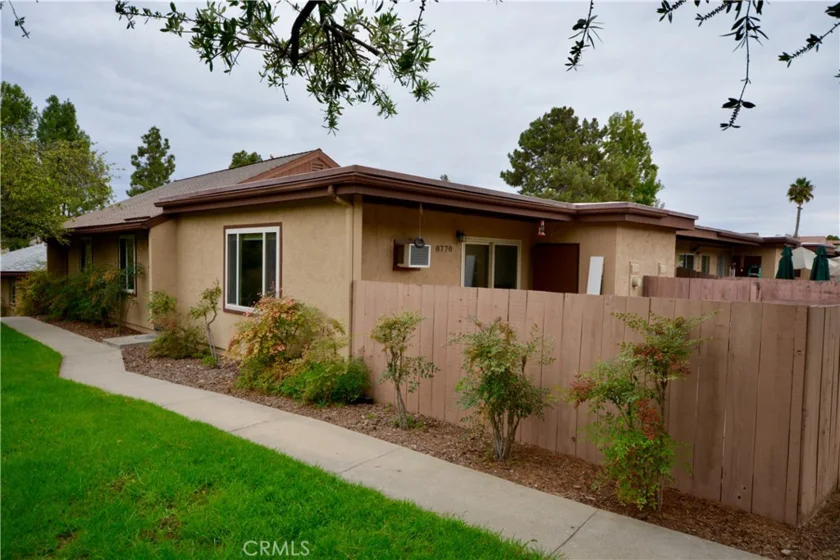 8770 Wahl Street photo 1