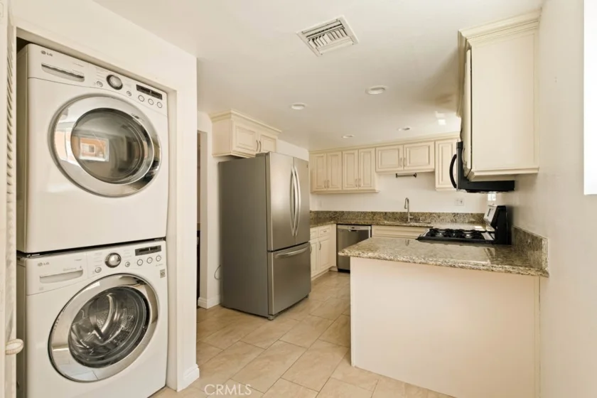 13948 Moorpark Street #4 photo 15