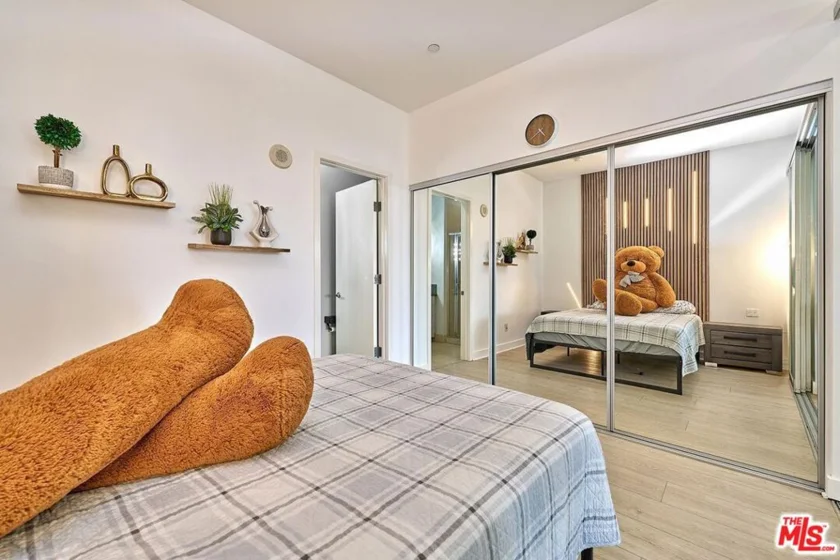 3810 Wilshire Boulevard #408 photo 7