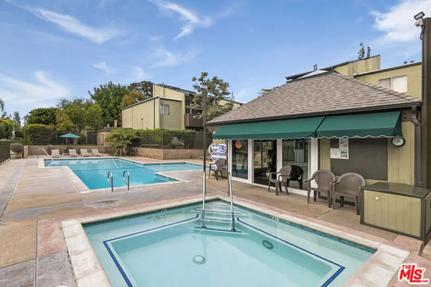 4915 Indian Wood Road #500 photo 1