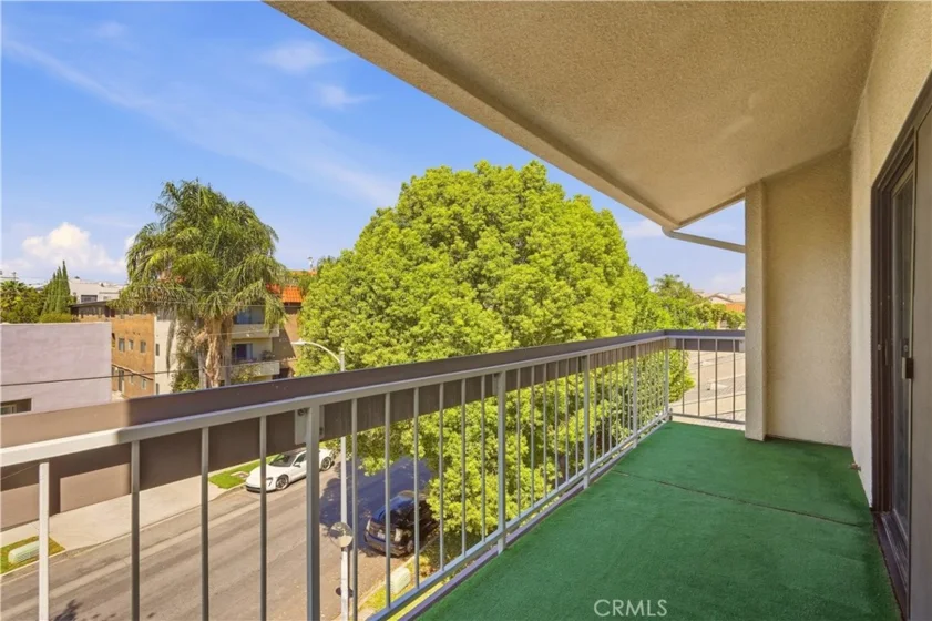 4542 Willis Avenue #302 photo 33