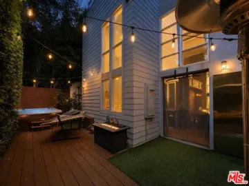 1037 N Laurel Avenue #10 Photo