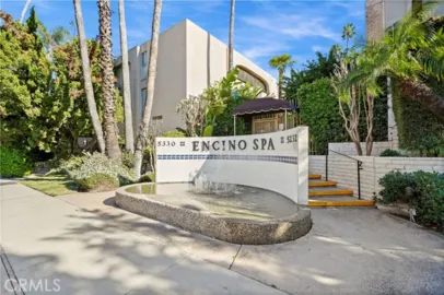 5330 Lindley #209 Photo