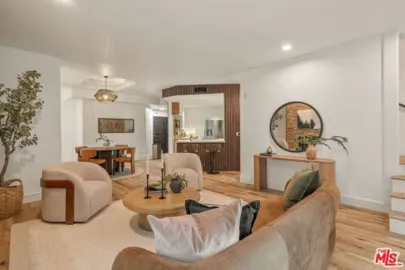 1160 Granville Avenue #104 Photo