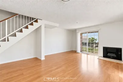 147 W Acacia #160 Photo