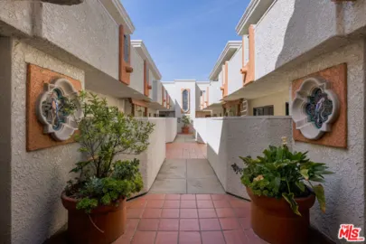 3271 Sawtelle Boulevard #204 Photo