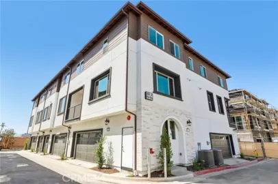 9542 Hannah Way Photo