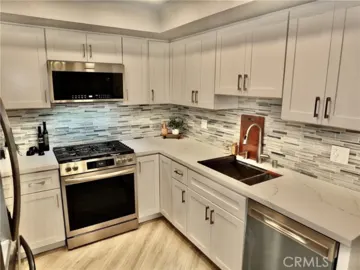 2805 E East 3rd Street #6 Photo