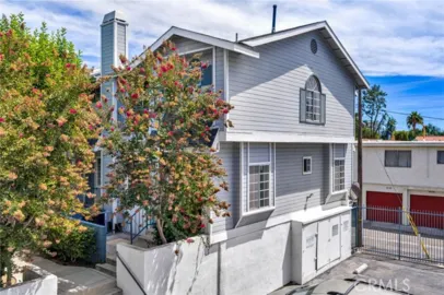 7420 Corbin Avenue #8 Photo