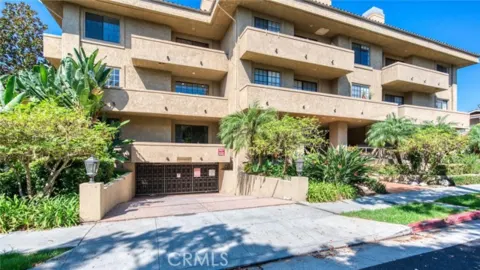 221 S Oak Knoll Avenue #202 Photo