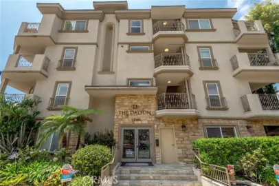 11540 Moorpark Street #401 Photo
