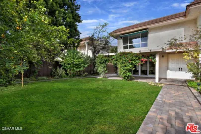 23767 Burbank Boulevard Photo
