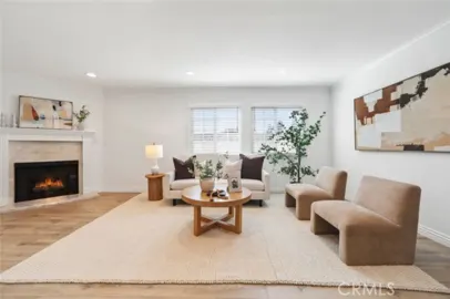 4189 Vineland #120 Photo