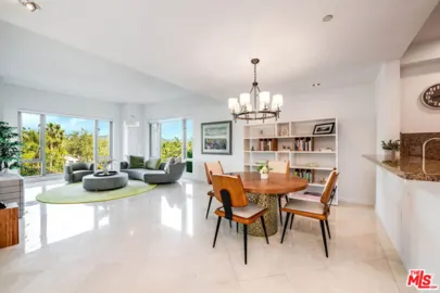 10727 Wilshire Boulevard #502 Photo