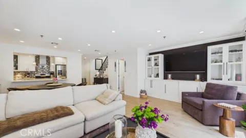 735 W California #102 Photo