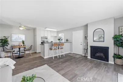 2841 S S Fairview #E Photo