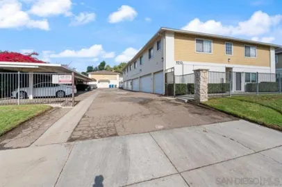 9210 Kenwood #D Photo