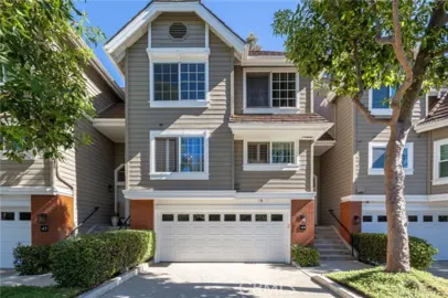 20950 Oxnard Street #44 Photo