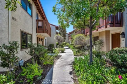 21555 Burbank Boulevard #47 Photo